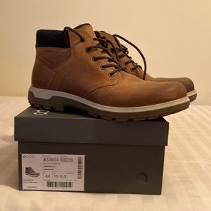 ECCO WHISTLER  - MENS’ Caprock HM mid cut lace.  Amber/Black